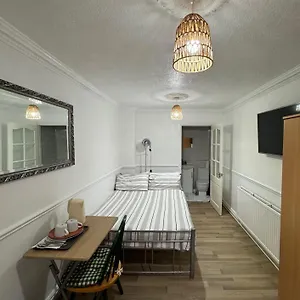 https://oxborne-rooms-uk-seaton-e13-8jj.brighton-hotels-england.com